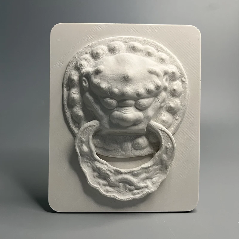 The creative art of the new Chinese lion's head ring knocker is like a study book relying on gifts.
The creative art of the new Chinese lion's head ring knocker is like a study book relying on gifts.