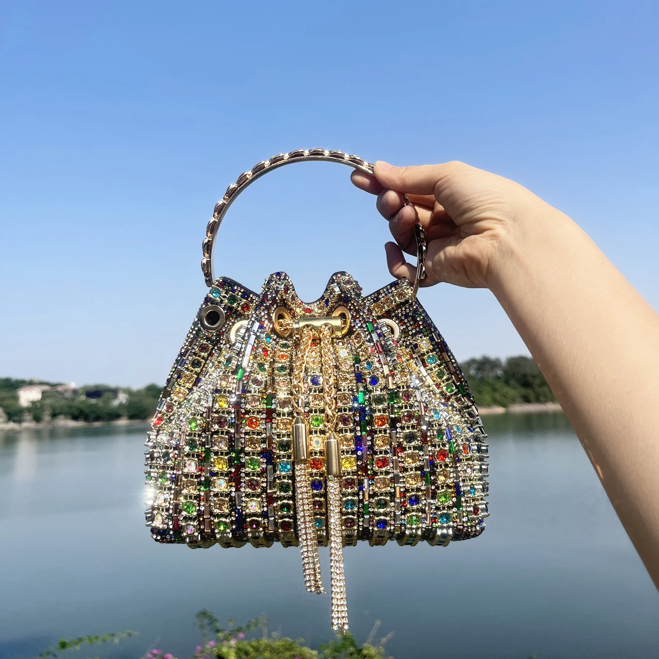 Luxury Designer Evening Bags for Women Bucket Clutch Shoulder Bag with Crystal Rhinestone for Banquets
Luxury Designer Evening Bags for Women Bucket Clutch Shoulder Bag with Crystal Rhinestone for Banquets