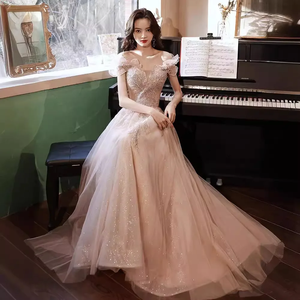 Shiny Wedding Dress Evening Gown for Women Maid of Costume Formal Party Attire Bride-to-be Flashy Celebration Outfit
Shiny Wedding Dress Evening Gown for Women Maid of Costume Formal Party Attire Bride-to-be Flashy Celebration Outfit