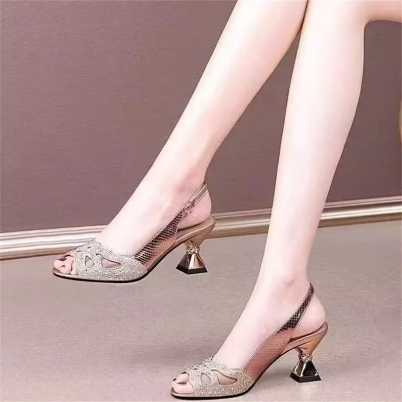 2026 New French Rhinestone Soft Leather Fish Mouth Sandals for Women, Chunky Heel Hollow Backless Versatile Ladies Shoes
2026 New French Rhinestone Soft Leather Fish Mouth Sandals for Women, Chunky Heel Hollow Backless Versatile Ladies Shoes