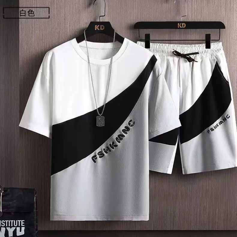 Casual suit men's plus size 2025 summer new item sporty loose round neck contrasting color two-piece set trendy
Casual suit men's plus size 2025 summer new item sporty loose round neck contrasting color two-piece set trendy