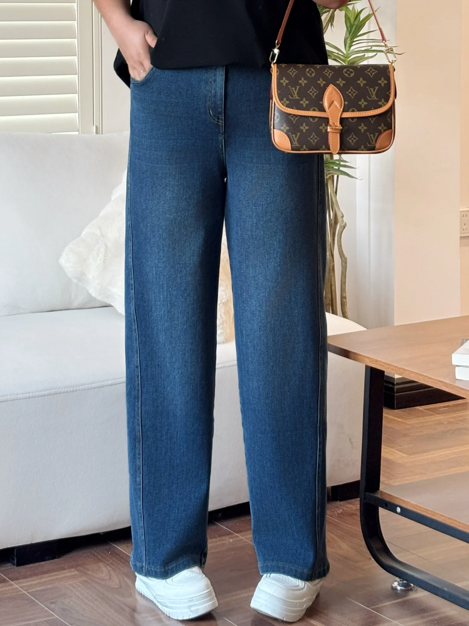 plus Size Women's Winter New Fleece Lined Straight Leg Jeans Casual Style Slimming Pants High Waist Cotton Blend Denim
plus Size Women's Winter New Fleece Lined Straight Leg Jeans Casual Style Slimming Pants High Waist Cotton Blend Denim