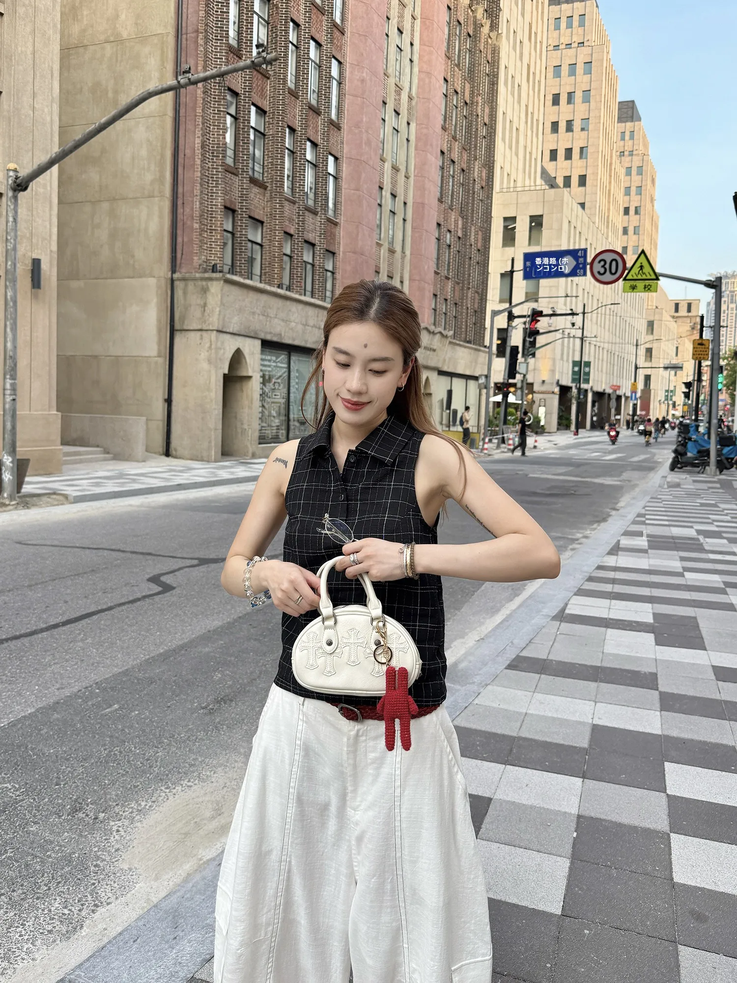 LelyMooch Classic mat Texture Bla White Plaid irt Lightweight Svel Turn-down Collar Breathable Cotton B...
LelyMooch Classic mat Texture Bla White Plaid irt Lightweight Svel Turn-down Collar Breathable Cotton B...