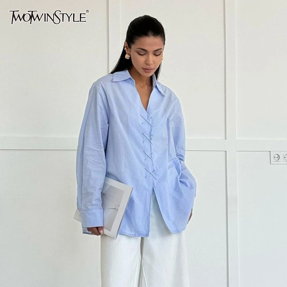TWOTWINSTYLE Casual Patchwork Crisscross Lace Up Shirt for Women Lapel Long Sleeve Fashionable Basics Shirts Female Autumn New
TWOTWINSTYLE Casual Patchwork Crisscross Lace Up Shirt for Women Lapel Long Sleeve Fashionable Basics Shirts Female Autumn New