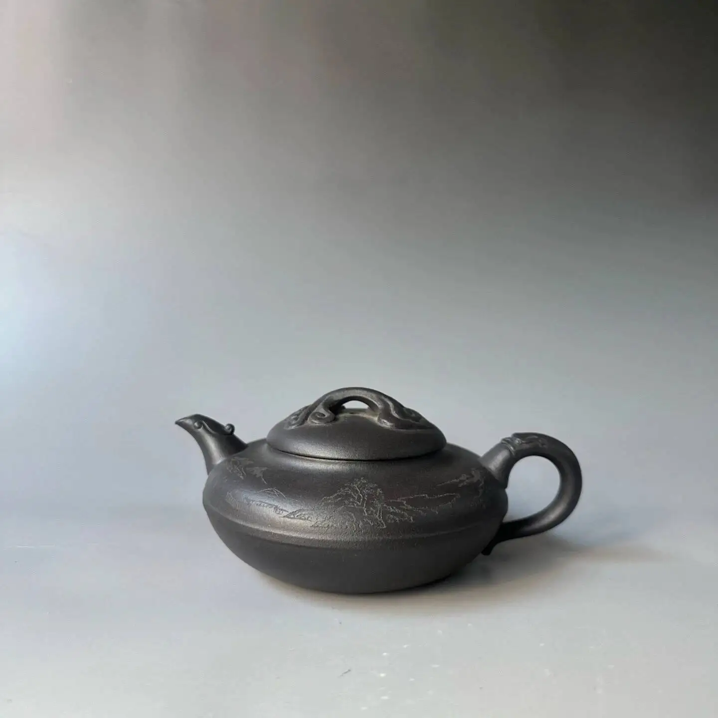 China Yi Xing Zisha Clay Handmade Exquisite Teapot Five-Star Tea Pot 280cc
China Yi Xing Zisha Clay Handmade Exquisite Teapot Five-Star Tea Pot 280cc