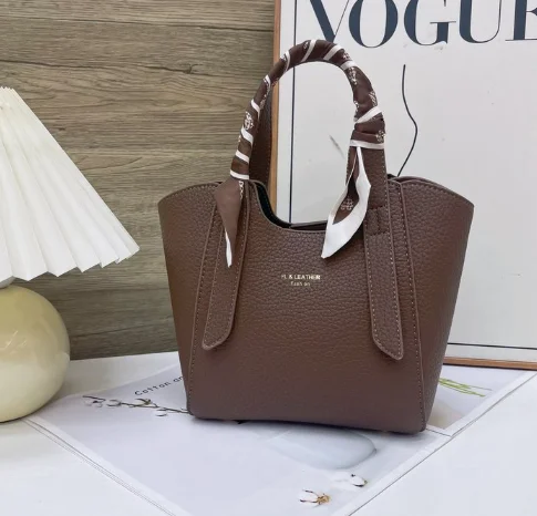 Chic Trendy Vintage Silk Scarf Women's Bag - Spacious Casual Bucket Bag 3-in-1 Shoulder/Crossbody/Top-Handle
Chic Trendy Vintage Silk Scarf Women's Bag - Spacious Casual Bucket Bag 3-in-1 Shoulder/Crossbody/Top-Handle