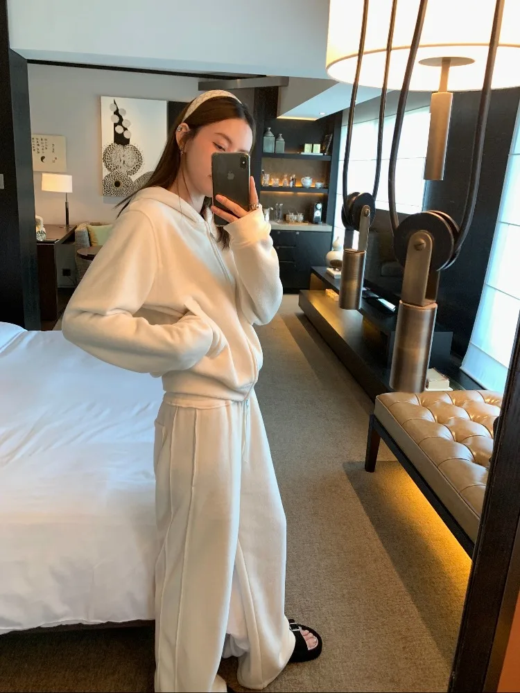 Комплект из худи на флисовой подкладке и брюк для женщин: повседневный костюм с вышитой текстурой 3C Milkin, толстовка на молнии с капюшоном
Комплект из худи на флисовой подкладке и брюк для женщин: повседневный костюм с вышитой текстурой 3C Milkin, толстовка на молнии с капюшоном