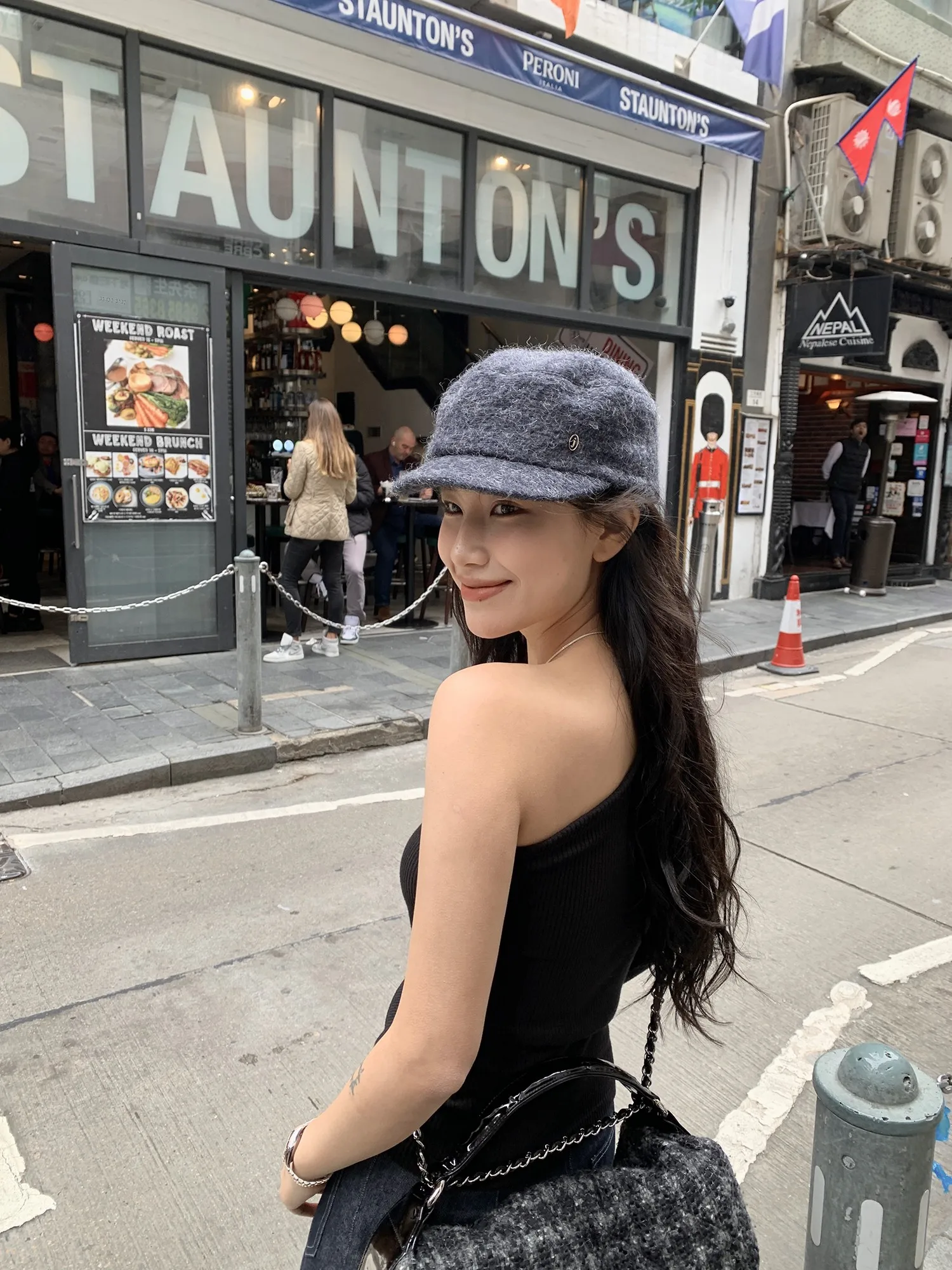 Повседневная модная однотонная женская футболка с колючками DaqianwithU, простой дизайн, универсальная весна 2025 г.
Повседневная модная однотонная женская футболка с колючками DaqianwithU, простой дизайн, универсальная весна 2025 г.