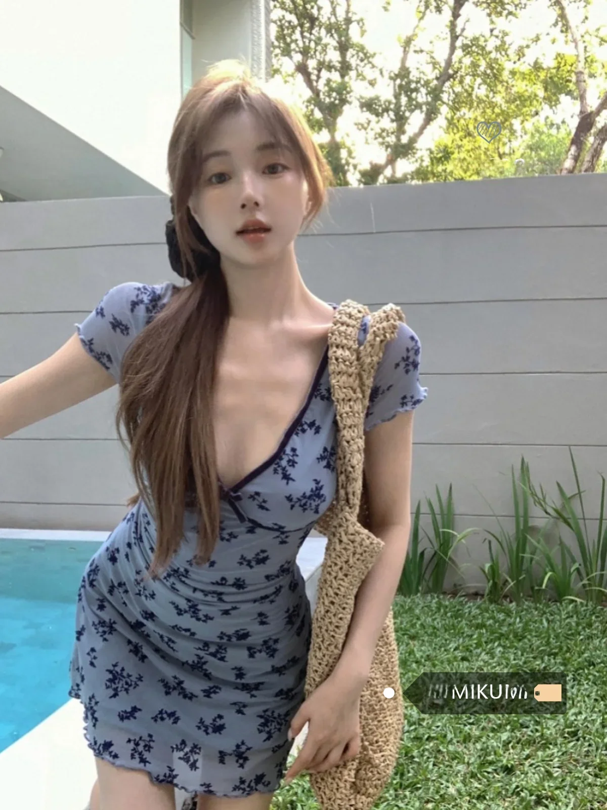 Retro Blue Floral V-neck One piece Dress Women clothing Summer Elegant Waist Hugging Slimming A- line Skirt Slim fit Shor CH21
Retro Blue Floral V-neck One piece Dress Women clothing Summer Elegant Waist Hugging Slimming A- line Skirt Slim fit Shor CH21