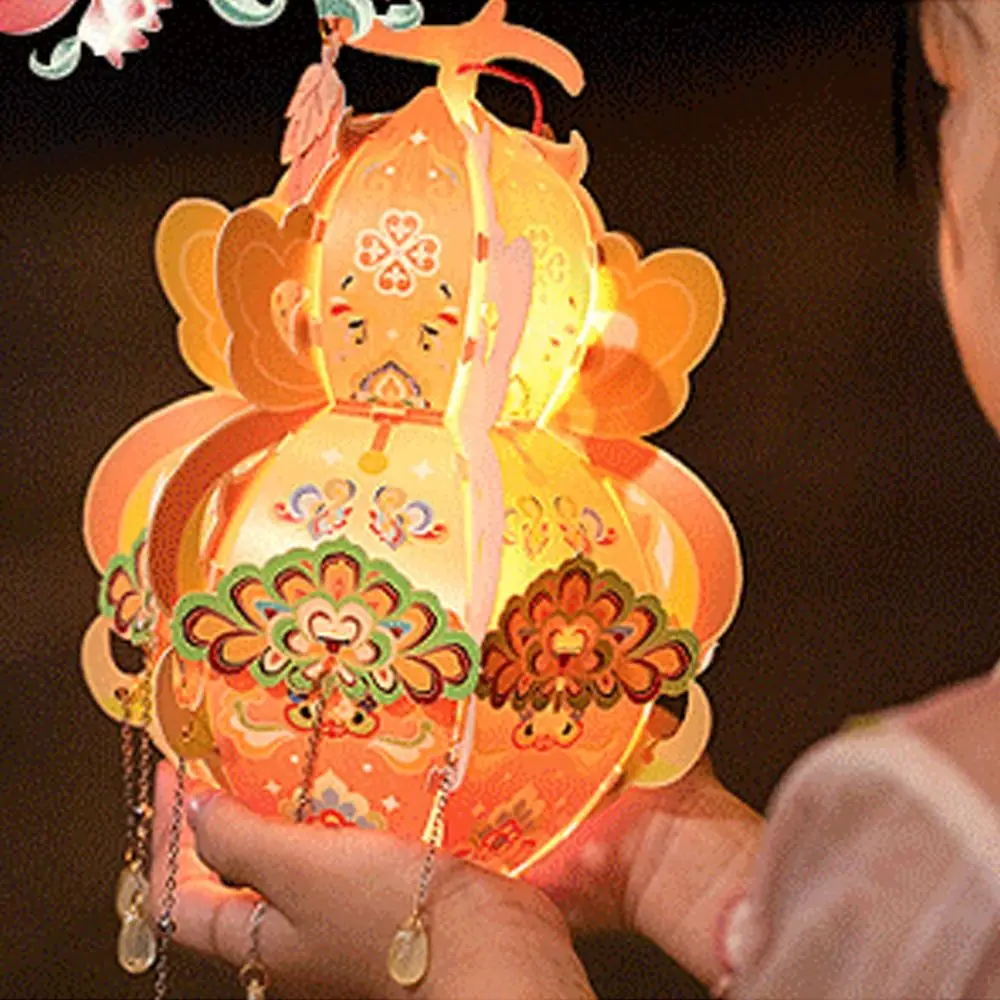 Chinese Style Portable Gourd Lantern Handmade PVC LED Lantern Toys Traditional Craft with Tassel Antique Lantern
Chinese Style Portable Gourd Lantern Handmade PVC LED Lantern Toys Traditional Craft with Tassel Antique Lantern
