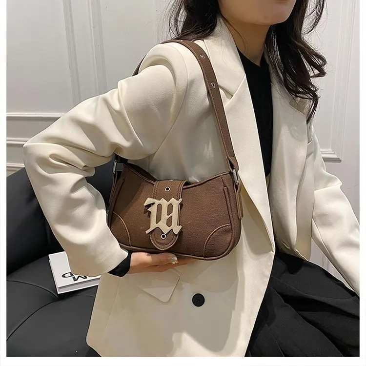 Модная женская сумка подмышки 2025 года — винтажный французский багетный кошелек, через плечо и плечо, мода в стиле ретро, осень/зима Essential
Модная женская сумка подмышки 2025 года — винтажный французский багетный кошелек, через плечо и плечо, мода в стиле ретро, осень/зима Essential