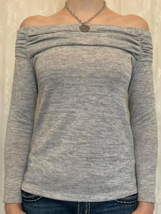 Autumn Solid Color Y2K Spicy Girl Style One Neck Long Sleeved T-Shirt for Women, Fashionable Temperament, Sexy Slim Fit Top
Autumn Solid Color Y2K Spicy Girl Style One Neck Long Sleeved T-Shirt for Women, Fashionable Temperament, Sexy Slim Fit Top