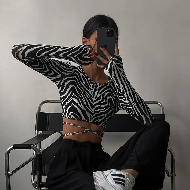 New Sexy Backless Lace Ups Pullover Tees Women Autumn Black Aesthetic O-neck Slim Longsleeve Short T-Shirt Crop Top Women LL08
New Sexy Backless Lace Ups Pullover Tees Women Autumn Black Aesthetic O-neck Slim Longsleeve Short T-Shirt Crop Top Women LL08