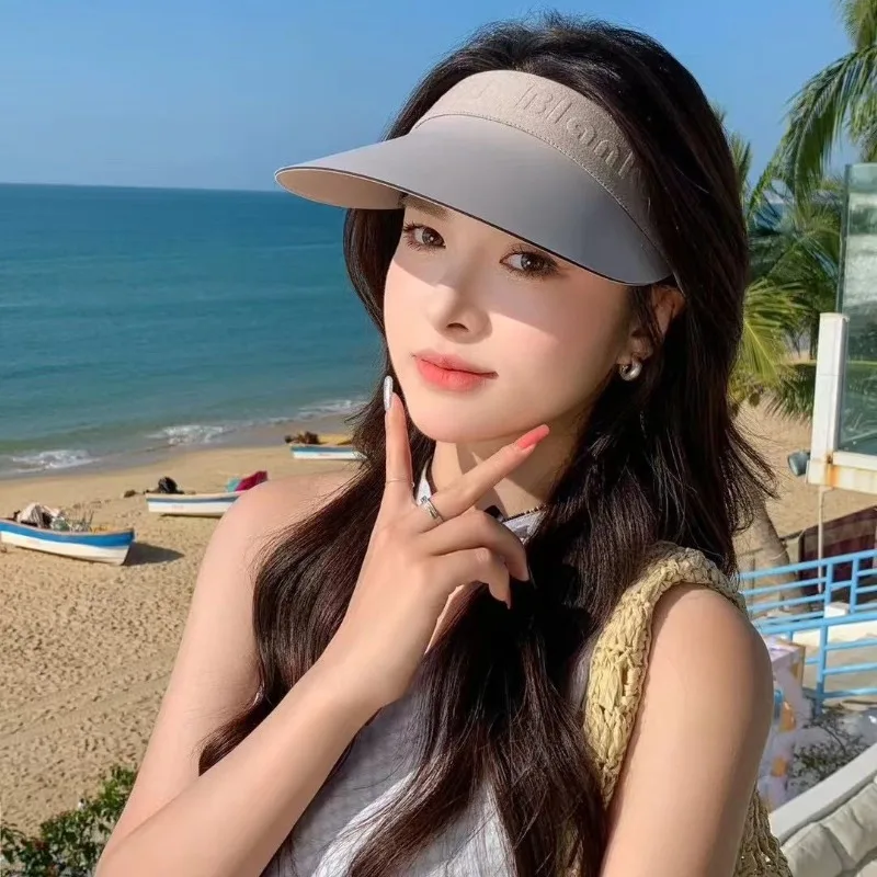 Air Top Hat Women Foldable Seamless Wide Brim Sun Protection UPF50+ Full Face Coverage Lightweight UV Shield TikTok Viral Free
Air Top Hat Women Foldable Seamless Wide Brim Sun Protection UPF50+ Full Face Coverage Lightweight UV Shield TikTok Viral Free