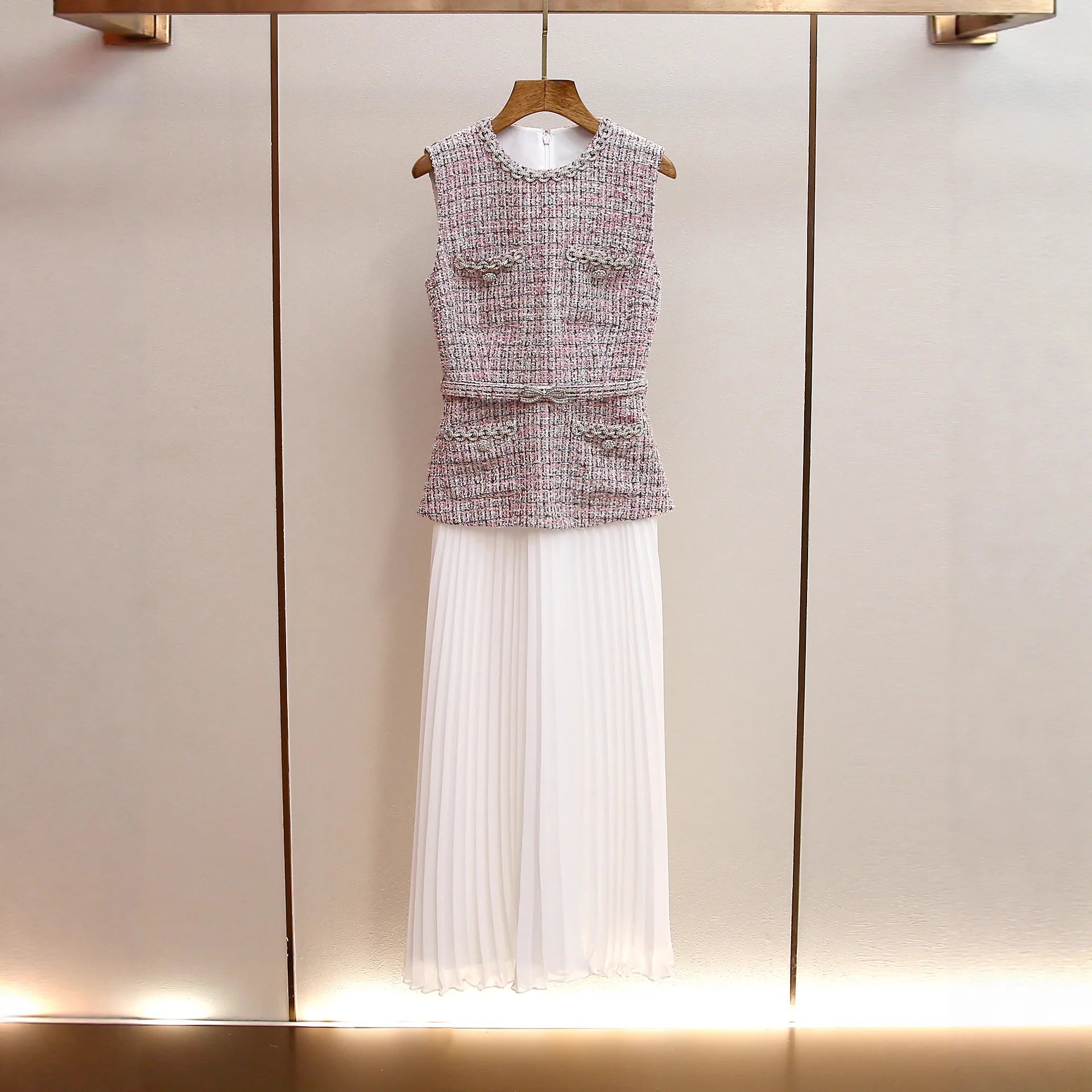 Autumn New French Chic Style Rhinestone Bowknot Vest Spliced Two-Piece Look Long Dress
Autumn New French Chic Style Rhinestone Bowknot Vest Spliced Two-Piece Look Long Dress