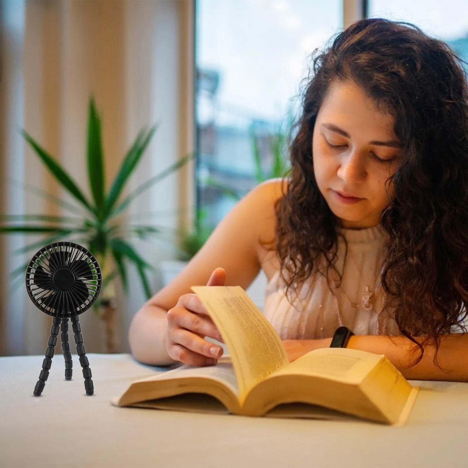 Вентилятор для детской коляски, гибкий штатив, перезаряжаемый портативный мини-вентилятор для офиса, улицы, рабочего стола, с креплением на клипсе, ручной воздухоохладитель
Вентилятор для детской коляски, гибкий штатив, перезаряжаемый портативный мини-вентилятор для офиса, улицы, рабочего стола, с креплением на клипсе, ручной воздухоохладитель