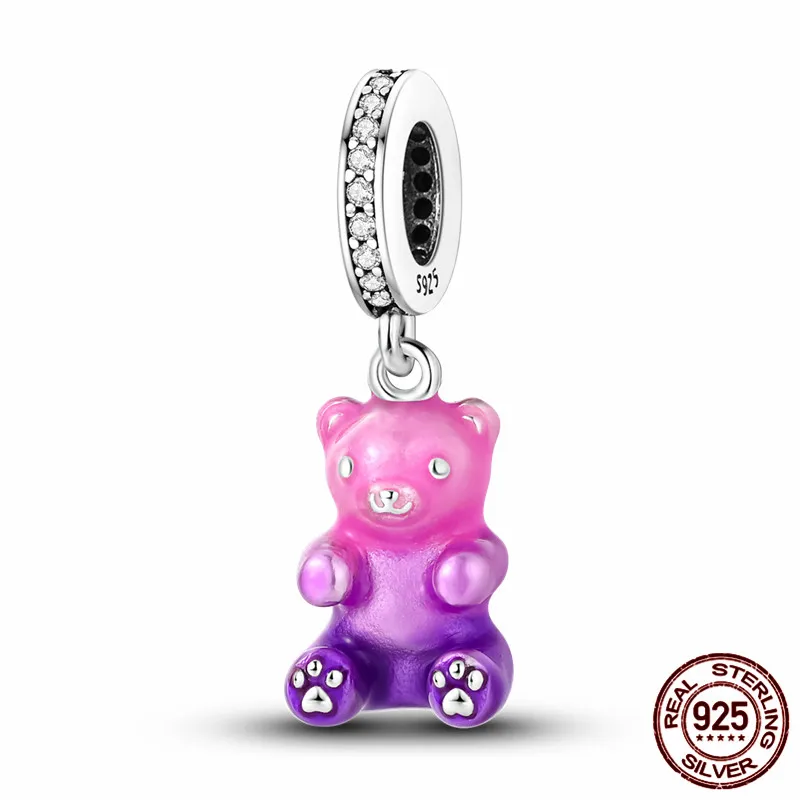 S925 sterling silver gummy bear charm beads paired with an original bracelet, a perfect DIY jewelry gift for women.
S925 sterling silver gummy bear charm beads paired with an original bracelet, a perfect DIY jewelry gift for women.