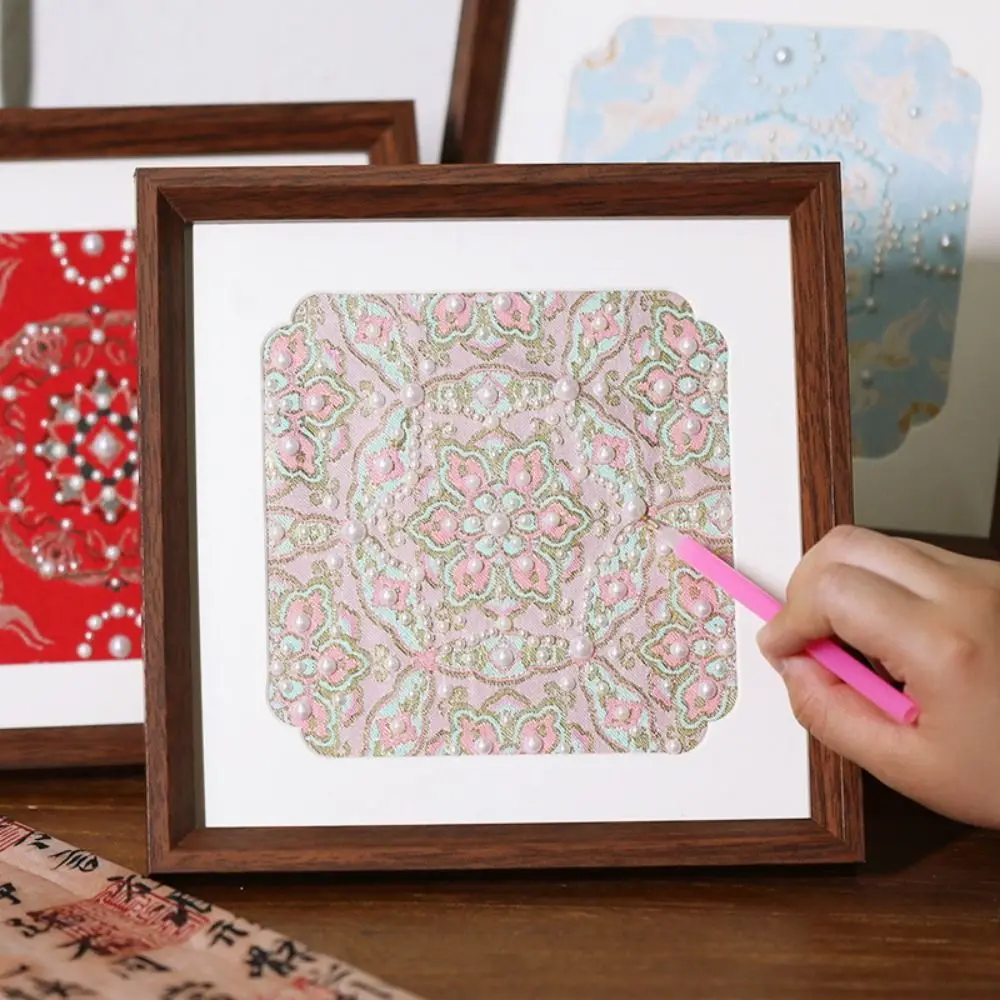 Креативная рамка для рисования жемчугом, ручная работа, имитация жемчуга, набор картинок жемчуга «сделай сам», фоторамка, ткань «Песня Цзинь»
Креативная рамка для рисования жемчугом, ручная работа, имитация жемчуга, набор картинок жемчуга «сделай сам», фоторамка, ткань «Песня Цзинь»