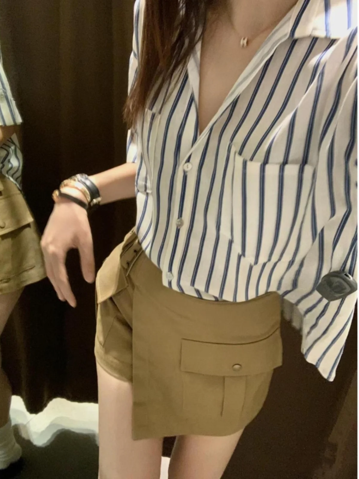 Summer New Women's Casual Cotton Linen Short Sleeve Shirt Striped Decorative Pocket Loose Fit Shirt Style 2024
Summer New Women's Casual Cotton Linen Short Sleeve Shirt Striped Decorative Pocket Loose Fit Shirt Style 2024