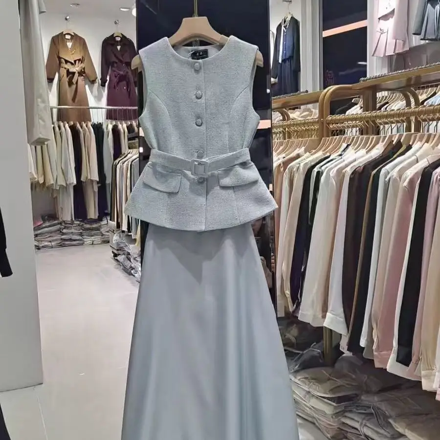 New High End Summer Fashion 2 Piece Set Women Small Fragrance O-neck Sleeveless Vest + A-line Satin Skirt Women's Suit Elegant
New High End Summer Fashion 2 Piece Set Women Small Fragrance O-neck Sleeveless Vest + A-line Satin Skirt Women's Suit Elegant