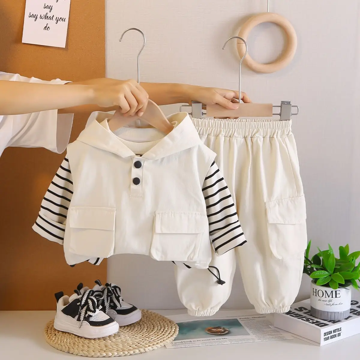 Baby Boys' Clothing Set Spring and Autumn New Children's Vest T-shirt+Pants Casual 3-Piece Set 73-120cm
Baby Boys' Clothing Set Spring and Autumn New Children's Vest T-shirt+Pants Casual 3-Piece Set 73-120cm