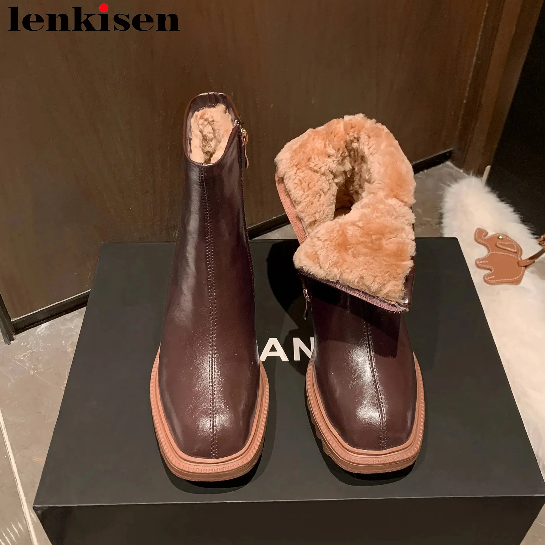 Lenkisen Genuine Leather Square Toe High Heels Snow Boots Cold-resistant Platform Vintage Zipper Cozy Casual Brand Ankle Boots
Lenkisen Genuine Leather Square Toe High Heels Snow Boots Cold-resistant Platform Vintage Zipper Cozy Casual Brand Ankle Boots