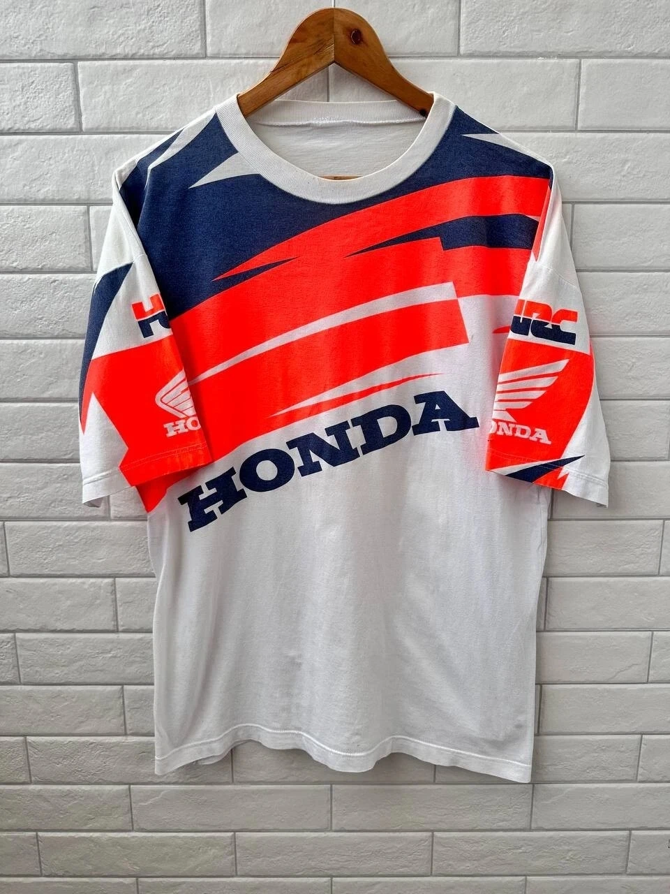 2025летняя спортивная быстросохнущая мужская молодежная футболка с короткими рукавами, повседневный свободный размер, быстросохнущая дышащая рубашка с короткими рукавами
2025летняя спортивная быстросохнущая мужская молодежная футболка с короткими рукавами, повседневный свободный размер, быстросохнущая дышащая рубашка с короткими рукавами