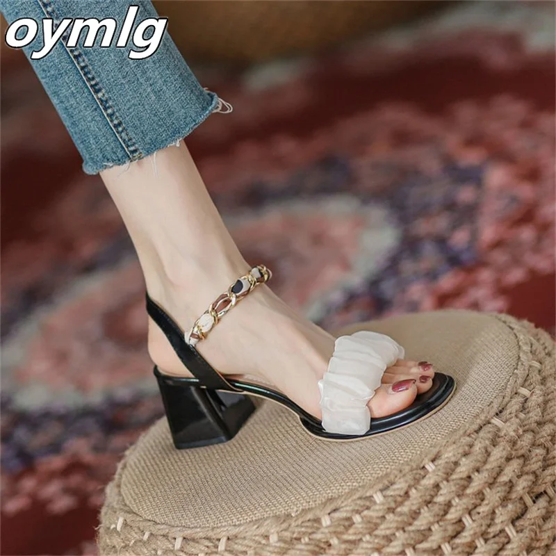 High-heeled sandals women's summer 2022 new one-word chain thick-heeled shoes gentle bow middle-heeled fairy shoes
High-heeled sandals women's summer 2022 new one-word chain thick-heeled shoes gentle bow middle-heeled fairy shoes