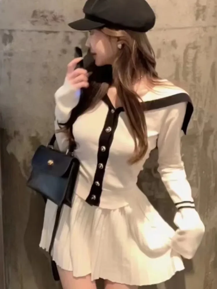 Y2K Sweet Knitted Two Piece Set Women Autumn Slim Single Breasted Sweater Top Pleated Mini Skirt Suit Winter Fashion Outfits New
Y2K Sweet Knitted Two Piece Set Women Autumn Slim Single Breasted Sweater Top Pleated Mini Skirt Suit Winter Fashion Outfits New
