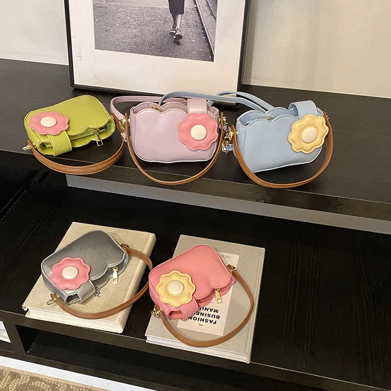 New Fashion Girls Mini Crossbody Bag Cute Wave Design Children's Shoulder Bag Versatile Travel Kids Princess Handbags Coin Purse
New Fashion Girls Mini Crossbody Bag Cute Wave Design Children's Shoulder Bag Versatile Travel Kids Princess Handbags Coin Purse