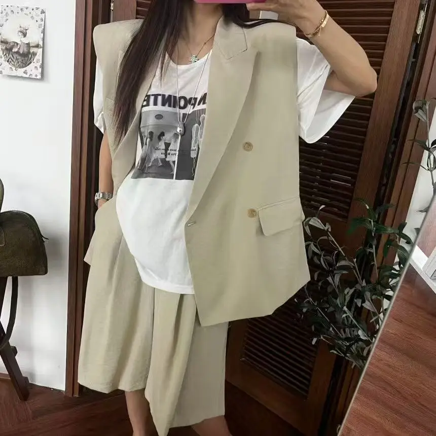 Korean Style Women's Summer Suit Set Sleeveless High Waist Shorts Two-Piece Fashionable Design Loose Fit Vest And Pants
Korean Style Women's Summer Suit Set Sleeveless High Waist Shorts Two-Piece Fashionable Design Loose Fit Vest And Pants