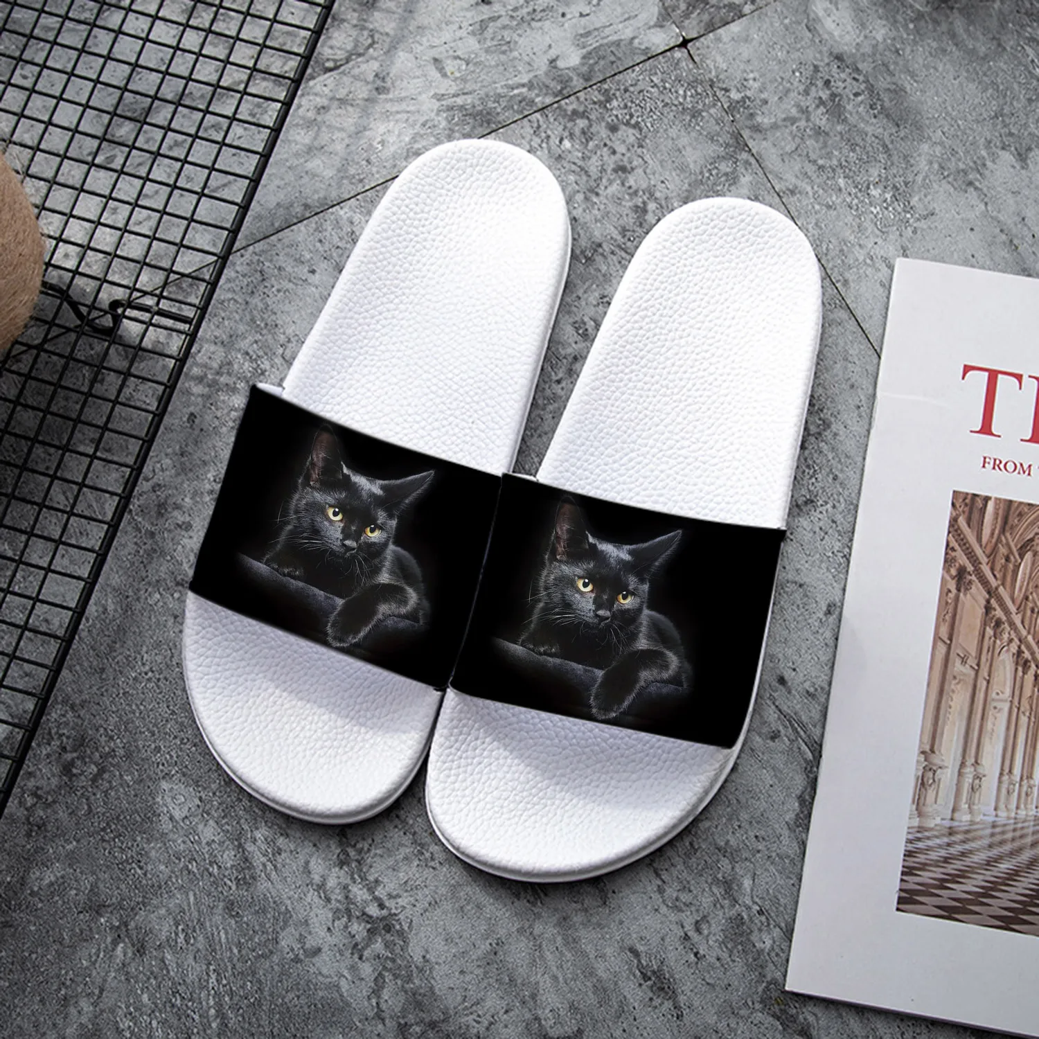Women'S Glam Style PVC Slip-On Slippers - Black with Golden Cat Print, All-Season Indoor/Outdoor Footwear, Comfortable Slippers
Women'S Glam Style PVC Slip-On Slippers - Black with Golden Cat Print, All-Season Indoor/Outdoor Footwear, Comfortable Slippers