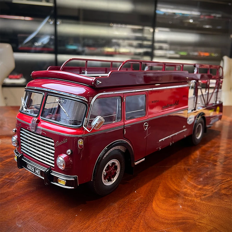 CMC 1:18 Truck 642 RN2 1957 Simulation Limited Edition All Open Alloy Metal Static Car Model Toy Gift
CMC 1:18 Truck 642 RN2 1957 Simulation Limited Edition All Open Alloy Metal Static Car Model Toy Gift