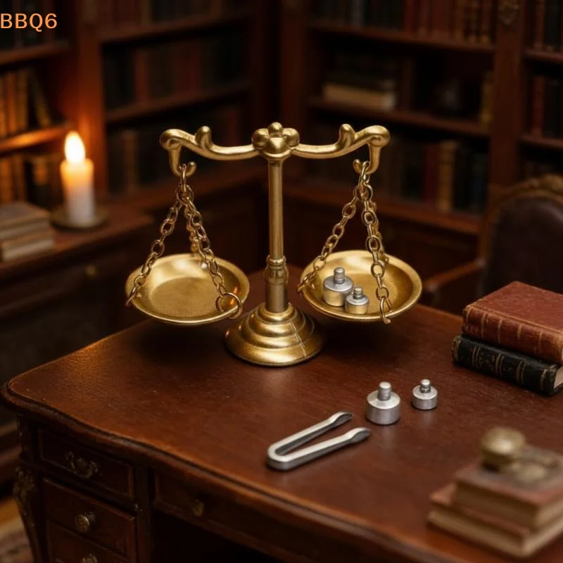 *1Pcs Miniature Balance Scale Model Mini Retro Scales Justice Scale Model 1/12 Dollhouse Scene Decor Micro Scene Photos Prop
*1Pcs Miniature Balance Scale Model Mini Retro Scales Justice Scale Model 1/12 Dollhouse Scene Decor Micro Scene Photos Prop