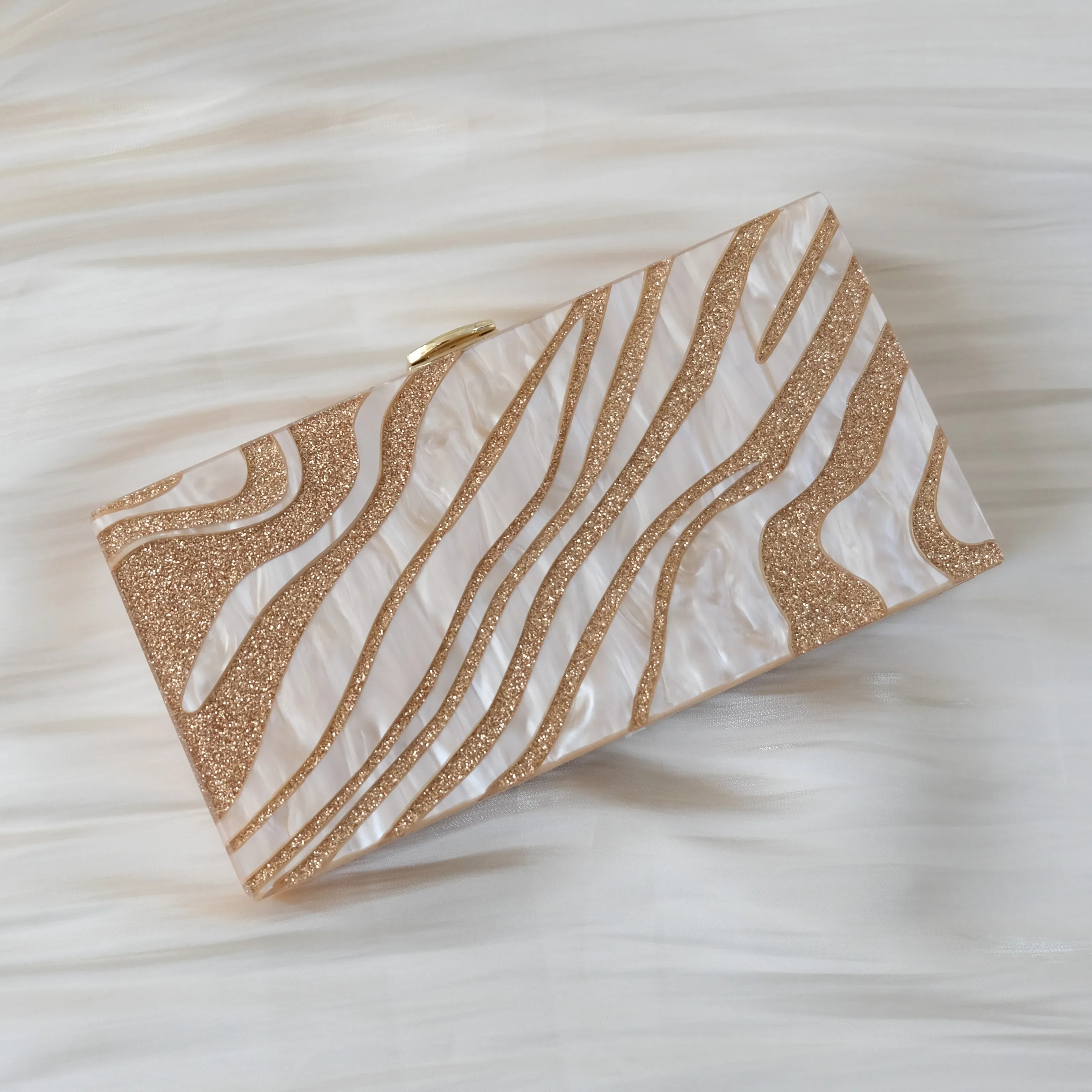 New Trendy Handbag Fashion Women Bag Gold Striped Acrylic Luxury Party Evening Bag Woman Cute Wedding Box Vintage Clutch Purse
New Trendy Handbag Fashion Women Bag Gold Striped Acrylic Luxury Party Evening Bag Woman Cute Wedding Box Vintage Clutch Purse