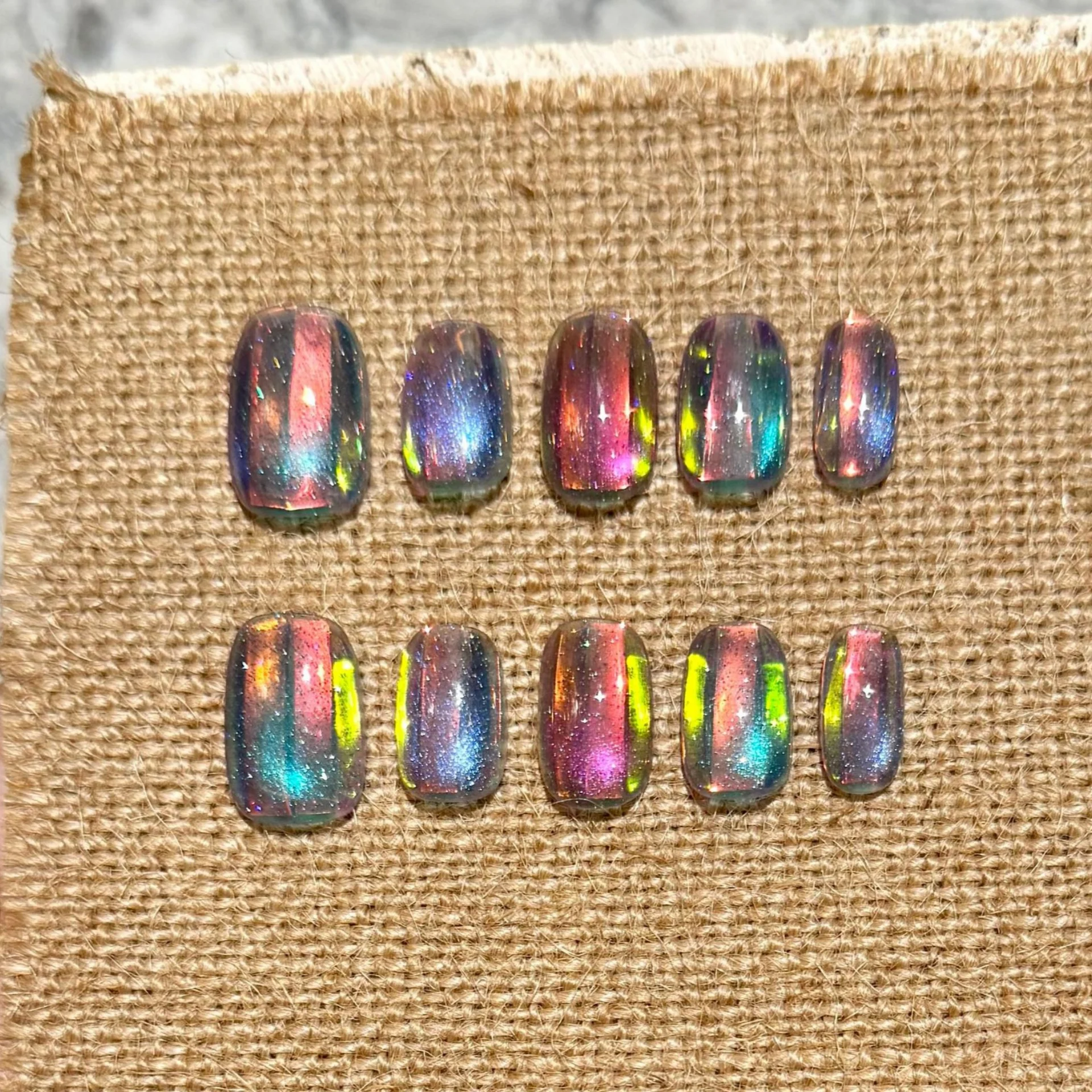 10pcs Gradient Stripe False Nails Art Glitter Aurora Colorful Press on Nails Tips Short Simple Reusable Ballet Fake Nail Sets
10pcs Gradient Stripe False Nails Art Glitter Aurora Colorful Press on Nails Tips Short Simple Reusable Ballet Fake Nail Sets