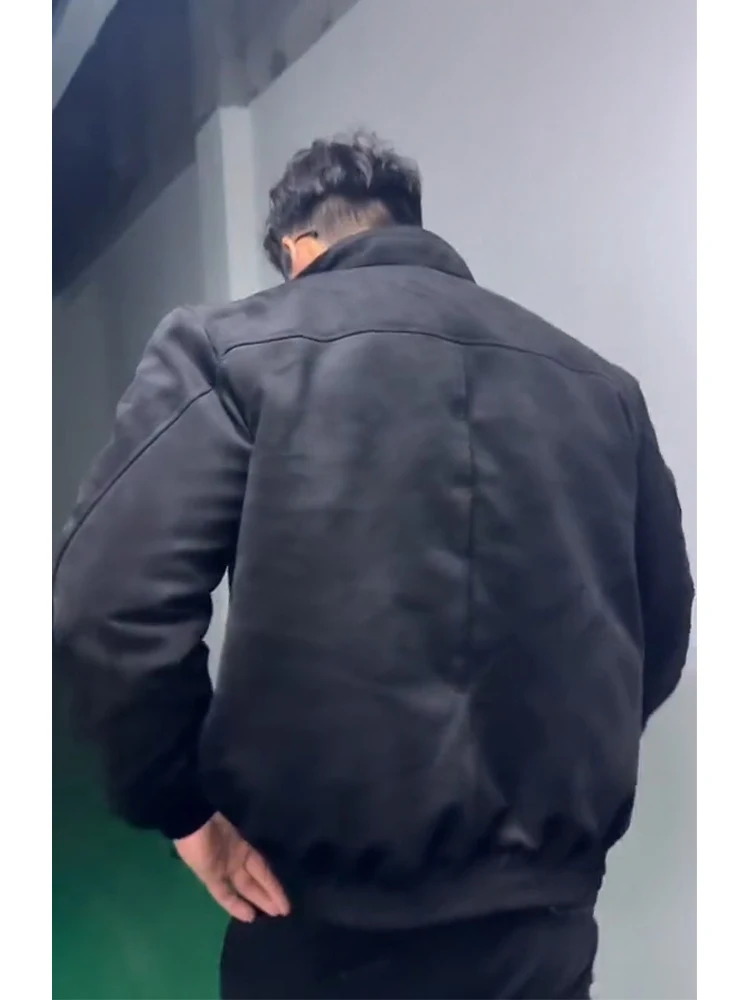 Bla American Sle воротник-стойка замшевое хлопковое джет мужское тонкое теплое высококачественное крутое хлопковое пальто верхняя одежда
Bla American Sle воротник-стойка замшевое хлопковое джет мужское тонкое теплое высококачественное крутое хлопковое пальто верхняя одежда