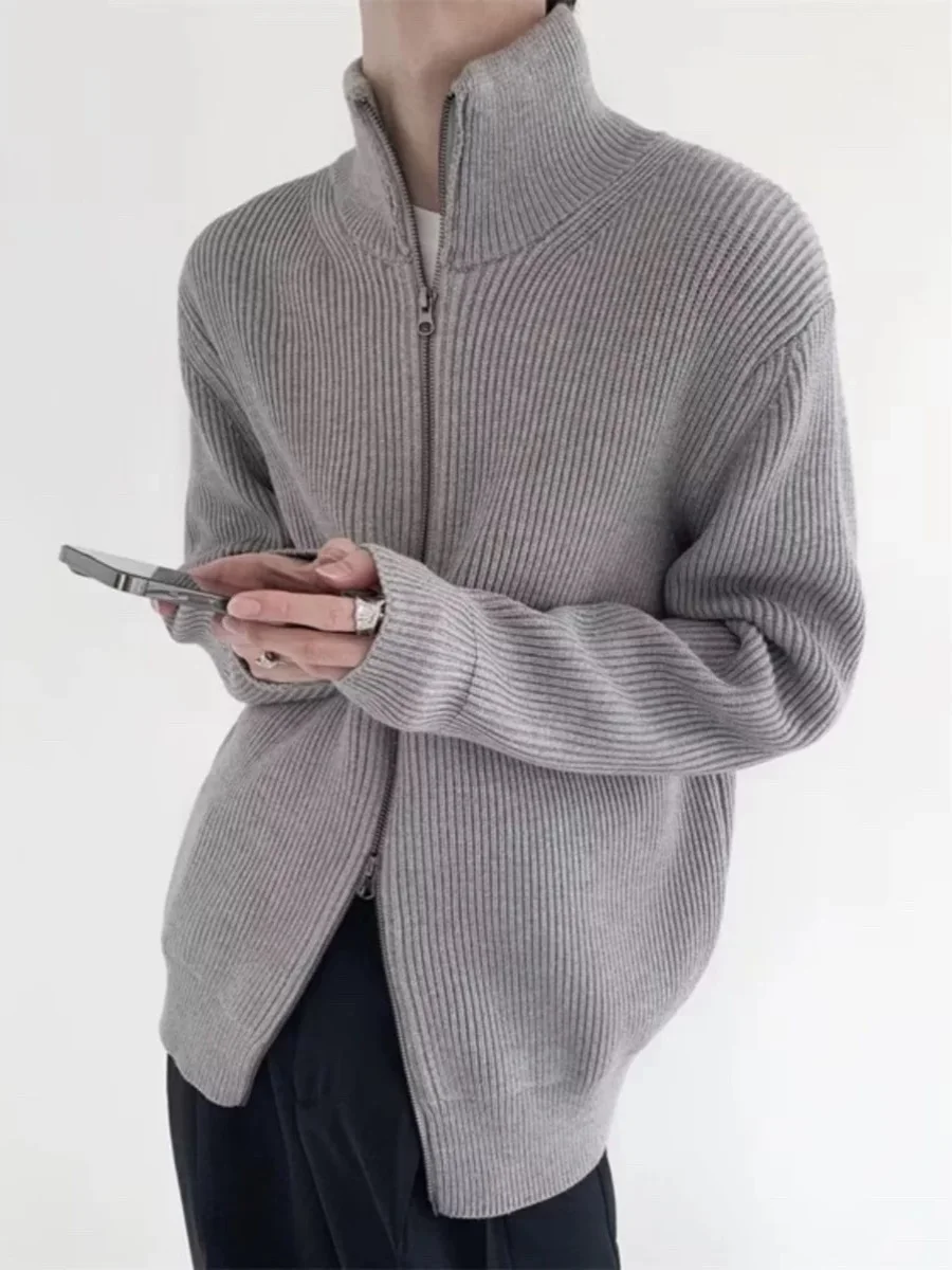 Мужской вязаный кардиган на молнии с высоким воротником, повседневный свободный крой, зимний свитер, модный однотонный молодежный стиль
Мужской вязаный кардиган на молнии с высоким воротником, повседневный свободный крой, зимний свитер, модный однотонный молодежный стиль