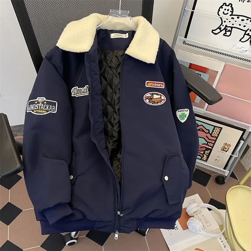 Мужская зимняя теплая повседневная куртка из утолщенного хлопка с воротником из овечьей шерсти, молодежная модная брендовая куртка с вышивкой, универсальное хлопковое пальто
Мужская зимняя теплая повседневная куртка из утолщенного хлопка с воротником из овечьей шерсти, молодежная модная брендовая куртка с вышивкой, универсальное хлопковое пальто
