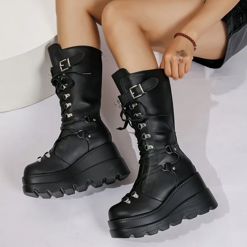 Thick Heel Knight Boots Women's Stylish Mid-Calf Boot Punk Style Large Size Rivet Waterproof Platform Belt Buckle Quality Botas
Thick Heel Knight Boots Women's Stylish Mid-Calf Boot Punk Style Large Size Rivet Waterproof Platform Belt Buckle Quality Botas