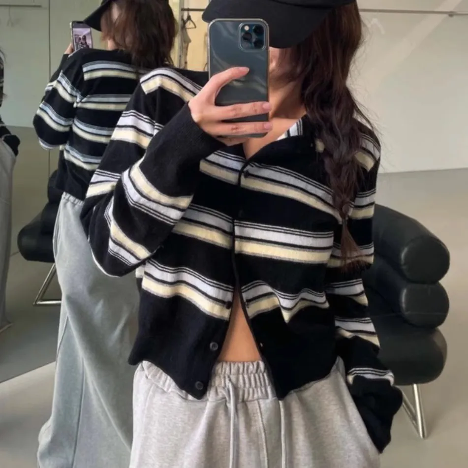 Faionable Long Sve Knitted Sweater Women's Slim Fit Autumn Winter Thiened Cardigan Casual Sle round Ne ort Length
Faionable Long Sve Knitted Sweater Women's Slim Fit Autumn Winter Thiened Cardigan Casual Sle round Ne ort Length