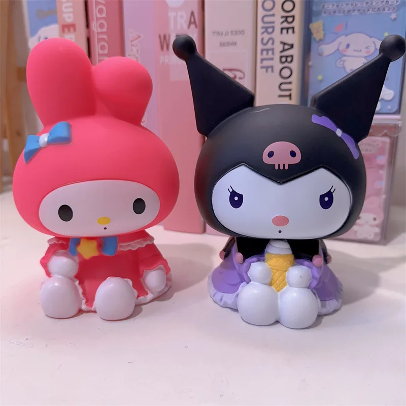 Sanrio Kawaii My Melody Piggy Banks Kuromi Anime Cartoon Fashion Exquisite High-value Children's Gifts Doll Desktop Storage Box
Sanrio Kawaii My Melody Piggy Banks Kuromi Anime Cartoon Fashion Exquisite High-value Children's Gifts Doll Desktop Storage Box