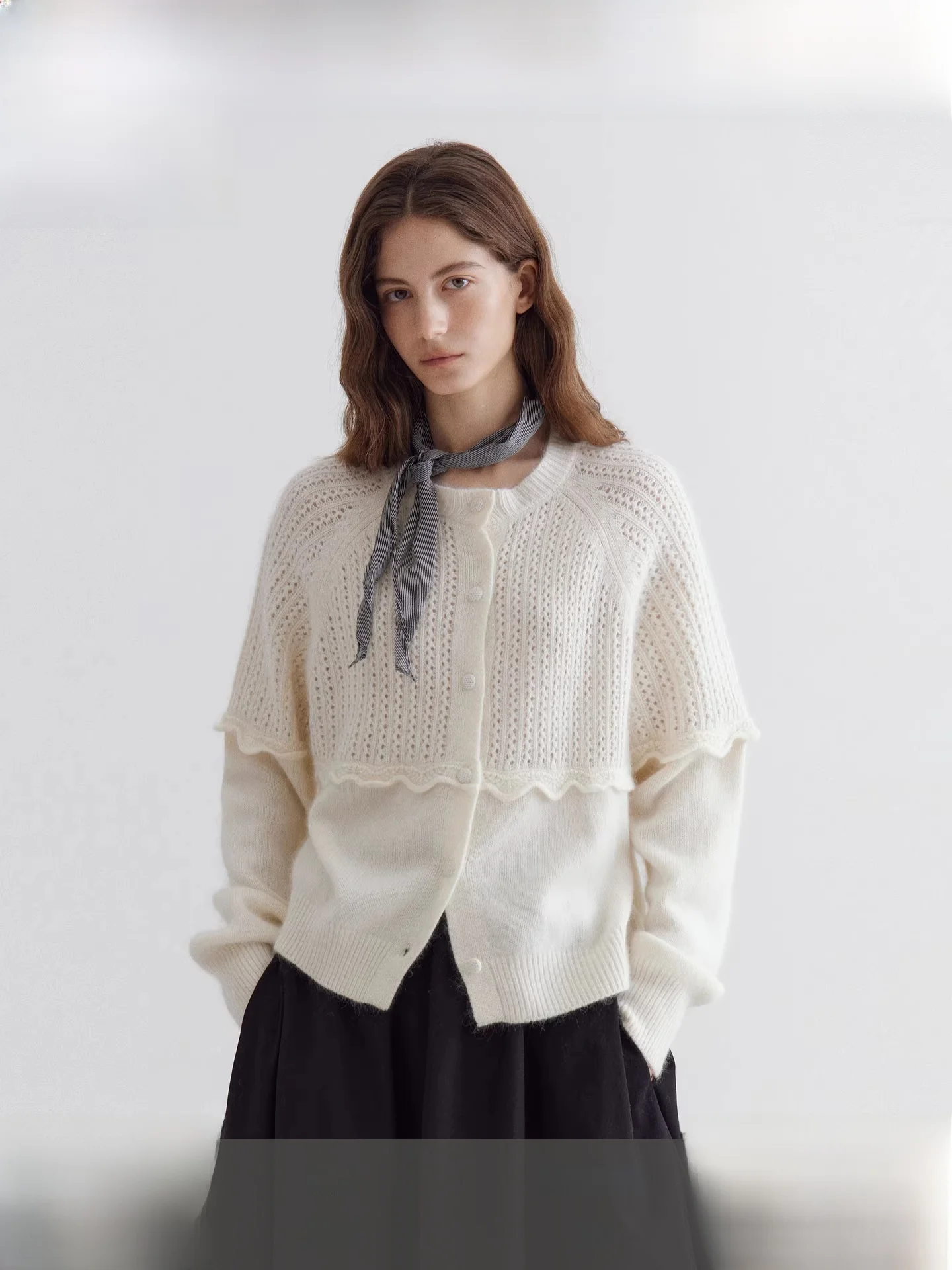 Женский вязаный кардиган Fano с ажурным узором, шерстяной свитер, зимний теплый повседневный топ с круглым вырезом и длинными рукавами
Женский вязаный кардиган Fano с ажурным узором, шерстяной свитер, зимний теплый повседневный топ с круглым вырезом и длинными рукавами