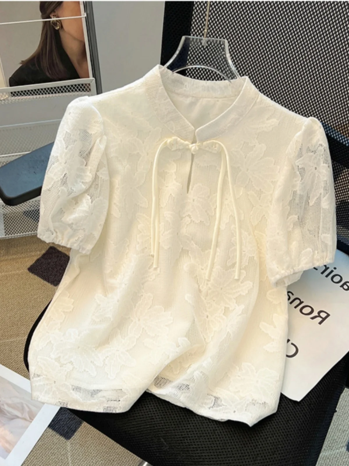 Elegant Short Sleeve Women's Chiffon Shirt Summer New Chinese Style National Fashion Button Sweet Style Slimming Top
Elegant Short Sleeve Women's Chiffon Shirt Summer New Chinese Style National Fashion Button Sweet Style Slimming Top