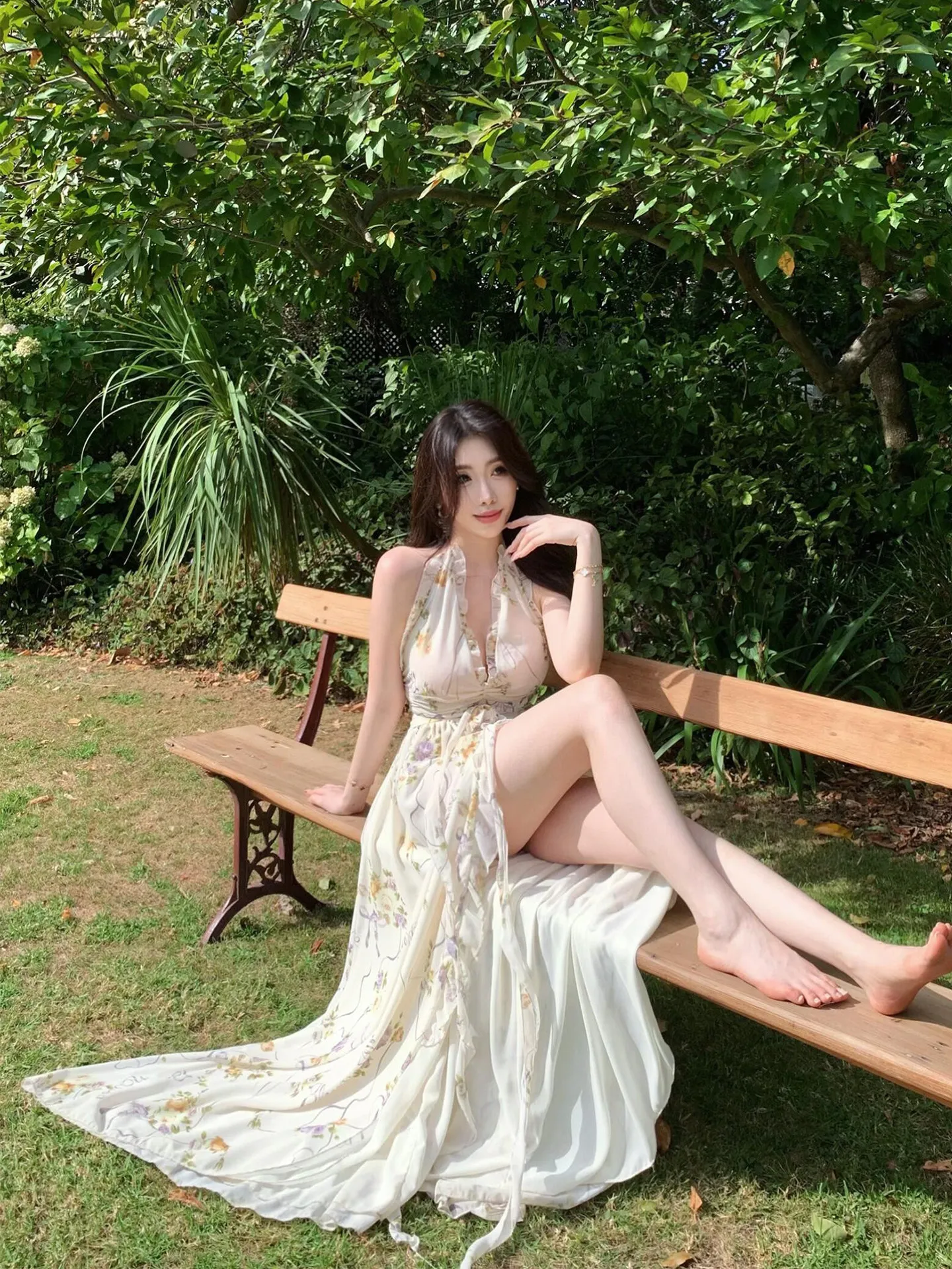 Neckline Halter Floral Print Chiffon Gown Sexy Backless Beachwear Spring Season High Waist A-Line Dress for Women
Neckline Halter Floral Print Chiffon Gown Sexy Backless Beachwear Spring Season High Waist A-Line Dress for Women