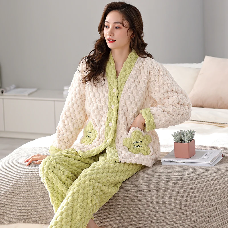 Ladies Pyjamas Women Winter Flannel Pajama Set Fleece Pajamas Sleepwear Thick Warm Velvet Female Homewear Cute Sweet Pijamas
Ladies Pyjamas Women Winter Flannel Pajama Set Fleece Pajamas Sleepwear Thick Warm Velvet Female Homewear Cute Sweet Pijamas