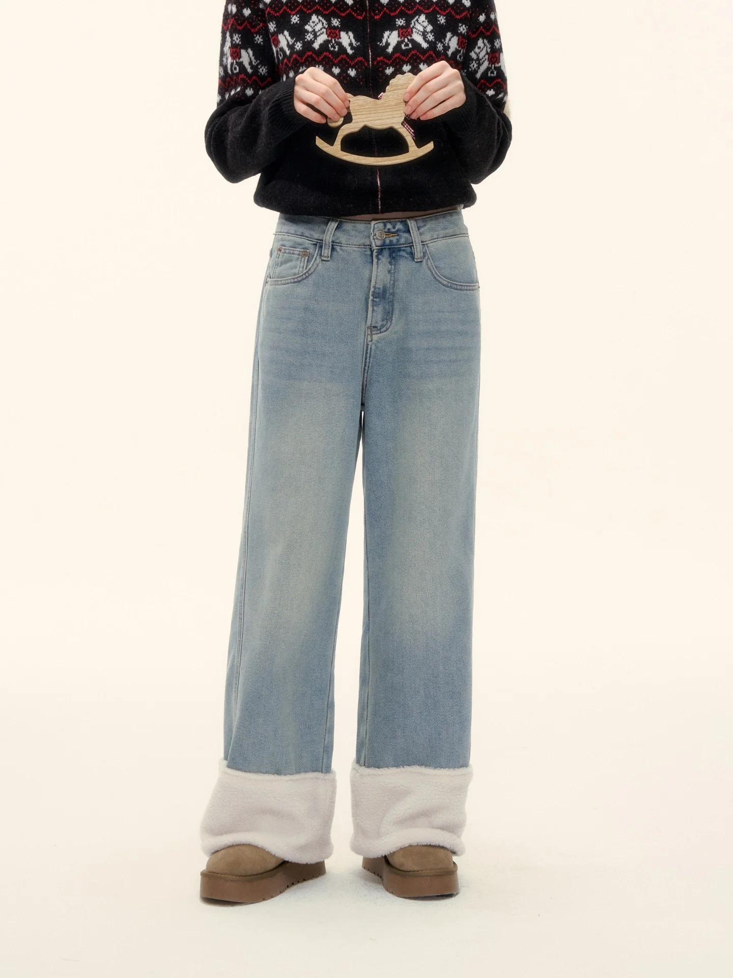 Джинсы AsGony с высокой талией и широкими штанинами, с меховыми вставками из овчины, на флисовой подкладке, утягивающие, длинные брюки, молодежные, свободного кроя, бренд Asgony
Джинсы AsGony с высокой талией и широкими штанинами, с меховыми вставками из овчины, на флисовой подкладке, утягивающие, длинные брюки, молодежные, свободного кроя, бренд Asgony