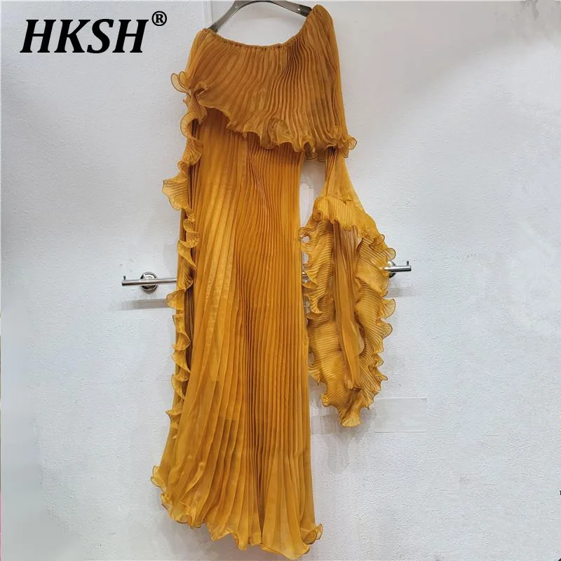HKSH Spring Summer New Women Tide Elegant Tide Ins Ruffled Leaf Hemmed Slightly Sloping Shoulder Flared Sleeve Y2K Dress HK5013
HKSH Spring Summer New Women Tide Elegant Tide Ins Ruffled Leaf Hemmed Slightly Sloping Shoulder Flared Sleeve Y2K Dress HK5013