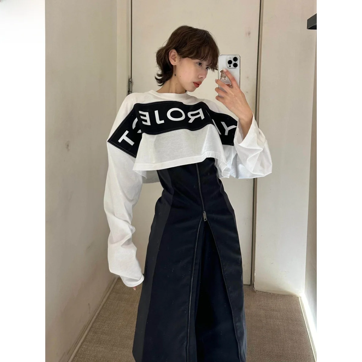 Loose round Neck Short Sleeve T-Shirt Letter Print Logo Casual Style for Women High Waist Design Summer Fashion Chinese Brand
Loose round Neck Short Sleeve T-Shirt Letter Print Logo Casual Style for Women High Waist Design Summer Fashion Chinese Brand