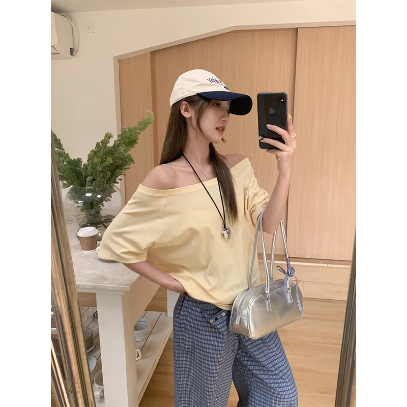 One-word Shoulder Diagonal Neck Pure Cotton T-shirt Women's Summer High-end Loose Lazy Style Design Top
One-word Shoulder Diagonal Neck Pure Cotton T-shirt Women's Summer High-end Loose Lazy Style Design Top
